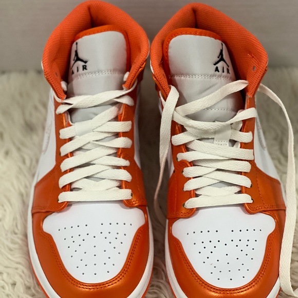 Air Jordan 1 MID SE, Electro Orange - Picture 7 of 13